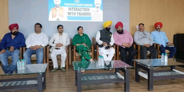 ਚੇਅਰਮੈਨ ਮਨਪ੍ਰੀਤ ਸਿੰਘ ਵਪਾਰੀਆਂ ਦੀਆਂ ਸਮੱਸਿਆਵਾਂ ਸੁਣਨ ਸਮੇਂ