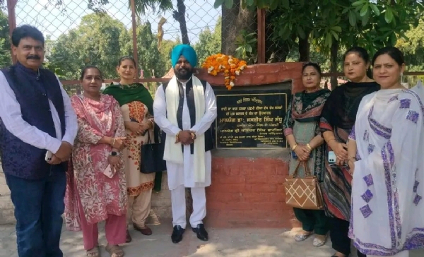 ਵਿਧਾਇਕ ਡਾ. ਜਸਬੀਰ ਸਿੰਘ ਸੰਧੂ ਵੱਲੋਂ ਵਾਰਡ ਨੰ: 64 ਰਾਣੀ ਕਾ ਬਾਗ ਵਿੱਚ ਸੜਕਾਂ ਦੇ ਪ੍ਰੀਮਿਕਸ ਕੰਮਾਂ ਦੀ ਸ਼ੁਰੂਆਤ