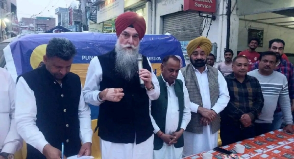 ਸਪੀਕਰ ਕੁਲਤਾਰ ਸਿੰਘ ਸੰਧਵਾਂ ਨੇ ਫੇਰੂਮਾਨ ਚੌਂਕ ਕੋਟਕਪੂਰਾ ਵਿਖੇ ਵਪਾਰ ਮਿਲਣੀ ਪ੍ਰੋਗਰਾਮ ਤਹਿਤ ਸ਼ਹਿਰ ਦੇ ਵਪਾਰੀਆਂ ਨਾਲ ਮੁਲਾਕਾਤ ਕੀਤੀ।