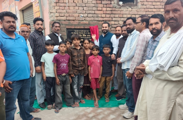 ਵਿਧਾਇਕ ਨਰਿੰਦਰ ਪਾਲ ਸਵਨਾ ਨੇ ਪਿੰਡ ਮੌਜਮ ਵਿਖ਼ੇ ਸੱਥ ਅਤੇ ਇੰਟਰ ਲੋਕ ਸੜਕਾਂ ਦਾ ਉਦਘਾਟਨ ਕੀਤਾ