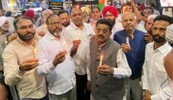 ਬਠਿੰਡਾ ’ਚ ਕੈਂਡਲ ਮਾਰਚ ਕਰਦੇ ਕਾਂਗਰਸੀ