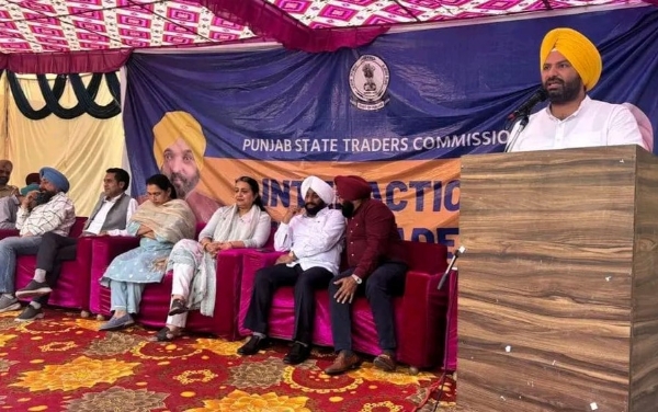 ਪੰਜਾਬ ਸਟੇਟ ਟ੍ਰੇਡਰਜ਼ ਕਮਿਸ਼ਨ ਵੱਲੋਂ ਬਲੌਂਗੀ ਮਾਰਕੀਟ ਵਿੱਚ ਵਪਾਰੀਆਂ ਦੀਆਂ ਸਮੱਸਿਆਵਾਂ ਦੇ ਨਿਪਟਾਰੇ ਲਈ ਕੀਤੀ ਮੀਟਿੰਗ