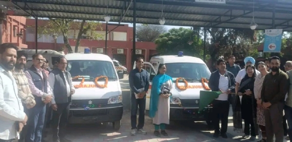 ਸਿਵਲ ਹਸਪਤਾਲ ਨੂੰ ਐਂਬੂਲੈਂਸਾਂ ਭੇਂਟ ਕਰਨ ਸਮੇਂ ਵਿਧਾਇਕ ਹੁਸ਼ਿਆਰਪੁਰ ਬ੍ਰਹਮ ਸ਼ੰਕਰ ਜਿੰਪਾ ਸਿਵਲ ਹਸਪਤਾਲ ਨੂੰ ਐਂਬੂਲੈਂਸਾਂ ਭੇਂਟ ਕਰਨ ਸਮੇਂ ਵਿਧਾਇਕ ਹੁਸ਼ਿਆਰਪੁਰ ਬ੍ਰਹਮ ਸ਼ੰਕਰ ਜਿੰਪਾ