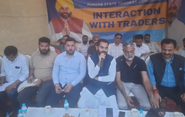 ਪੰਜਾਬ ਸਟੇਟ ਟਰੇਡਰ ਕਮਿਸ਼ਨ ਵੱਲੋਂ ਆਯੋਜਿਤ ਵਪਾਰਕ ਮਿਲਨੀ ’ਚ ਸੰਬੋਧਨ ਕਰਦੇ ਵਿਧਾਇਕ ਸਵਨਾ