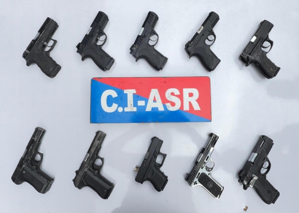 10 ਆਧੁਨਿਕ ਪਿਸਤੌਲ ਬਰਾਮਦ