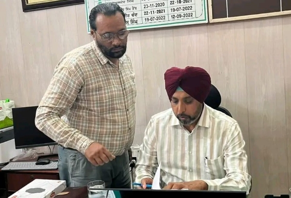 ਮੁੱਖ ਖੇਤੀਬਾੜੀ ਅਫ਼ਸਰ ਬਰਨਾਲਾ ਵਜੋਂ ਅਹੁਦਾ ਸੰਭਾਲਦੇ ਡਾ. ਸੁਖਪਾਲ ਸਿੰਘ ਗਿੱਲ।