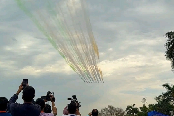 ਕਰਤੱਵ ਦਿਖਾਉਂਦੇ ਜਹਾਜ਼