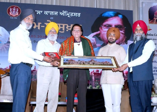 ਸਤਿੰਦਰ ਸਰਤਾਜ ਪਹਿਲੀ ਵਾਰ ਕਵੀ ਦੇ ਤੌਰ ’ਤੇ ਹੋਏ ਸਰੋਤਿਆਂ ਦੇ ਰੂਬਰੂ