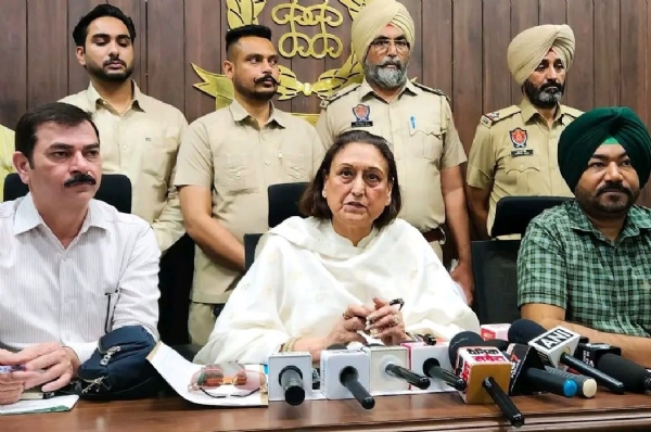 ਪੰਜਾਬ ਰਾਜ ਮਹਿਲਾ ਕਮਿਸ਼ਨ ਦੇ ਚੇਅਰਪਰਸਨ ਰਾਜ ਲਾਲੀ ਗਿੱਲ ਪੰਜਾਬ ਰਾਜ ਮਹਿਲਾ ਕਮਿਸ਼ਨ ਦੇ ਚੇਅਰਪਰਸਨ ਰਾਜ ਲਾਲੀ ਗਿੱਲ