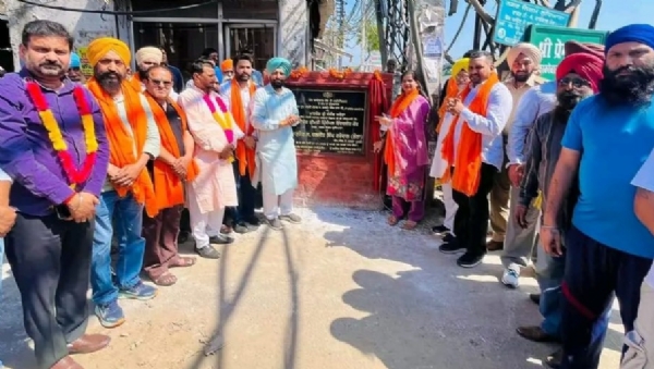 ਵਿਧਾਇਕ ਦਲਜੀਤ ਸਿੰਘ ਗਰੇਵਾਲ ਭੋਲਾ ਅਤੇ ਮੇਅਰ ਪ੍ਰਿੰਸੀਪਲ ਇੰਦਰਜੀਤ ਕੌਰ ਨੇ ਕਾਕੋਵਾਲ ਰੋਡ ਦੇ ਨਿਰਮਾਣ ਕਾਰਜਾਂ ਦਾ ਉਦਘਾਟਨ ਕੀਤਾ ।