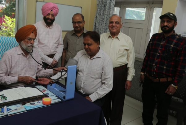 ਅਗਰਸੈਨ ਹਸਪਤਾਲ ਵਿਖੇ ਫਰੀ ਮੈਡੀਕਲ ਚੈਕਅਪ ਕੈਂਪ ਦੋਰਾਨ ਮੇਅਰ ਕੁੰਦਨ ਗੋਗੀਆ ਅਗਰਸੈਨ ਹਸਪਤਾਲ ਵਿਖੇ ਫਰੀ ਮੈਡੀਕਲ ਚੈਕਅਪ ਕੈਂਪ ਦੋਰਾਨ ਮੇਅਰ ਕੁੰਦਨ ਗੋਗੀਆ