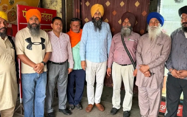 ਮੀਟਿੰਗ ਦੌਰਾਨ ਇਲਾਕਾ ਸੰਘਰਸ਼ ਕਮੇਟੀ ਦੇ ਆਗੂ