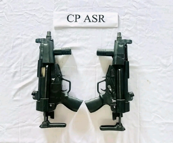 ਅੰਮ੍ਰਿਤਸਰ ਪੁਲਿਸ ਵੱਲੋਂ ਬਰਾਮਦ ਹਥਿਆਰ