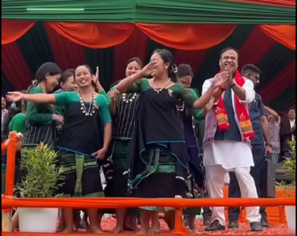 ਮੁੱਖ ਮੰਤਰੀ ਡਾ. ਹਿਮੰਤ ਬਿਸਵਾ ਸਰਮਾ ਐਤਵਾਰ ਨੂੰ ਕਾਰਬੀ ਅੰਗਲੋਂਗ ਜ਼ਿਲ੍ਹੇ ਵਿੱਚ ਚੋਣ ਪ੍ਰਚਾਰ ਰੈਲੀ ਦੌਰਾਨ