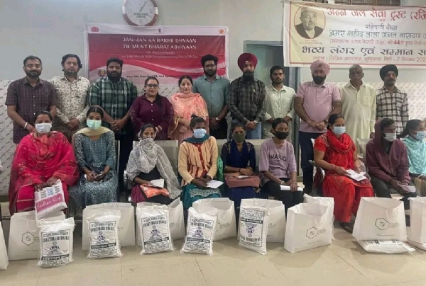 ਟੀ.ਬੀ ਮੁਕਤ ਭਾਰਤ ਅਭਿਆਨ ਤਹਿਤ ਲੁਧਿਆਣਾ ਵਿੱਚ 100 ਟੀ.ਬੀ ਮਰੀਜ਼ਾਂ ਨੂੰ ਪੌਸ਼ਟਿਕ ਰਾਸ਼ਨ ਪ੍ਰਦਾਨ ਕੀਤਾ ਗਿਆ।