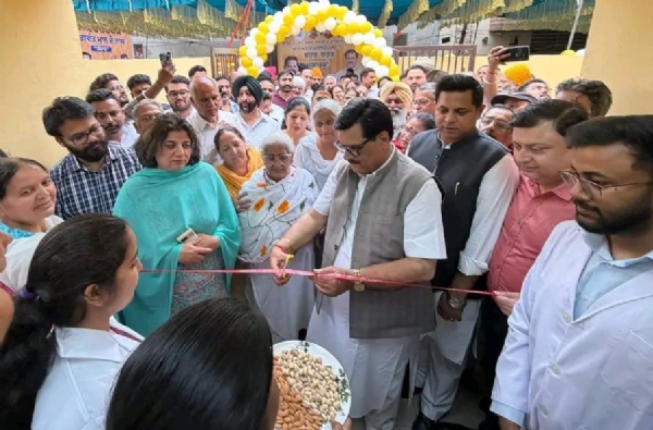 ਮੁਹੱਲਾ ਕਲੀਨਿਕ ਦਾ ਉਦਘਾਟਨ ਕਰਦੇ ਵਿਧਾਇਕ ਮਦਨ ਲਾਲ ਬੱਗਾ।