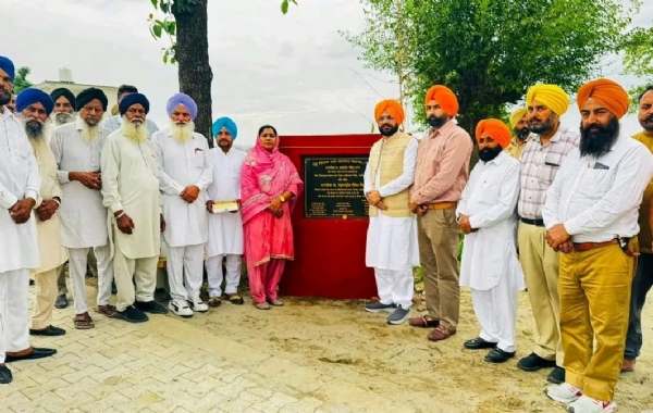 ਵਿਕਾਸ ਕਾਰਜਾਂ ਦੀ ਸ਼ੁਰੂਆਤ ਕਰਵਾਉਣ ਸਮੇਂ ਮੰਤਰੀ ਤਰੁਨਪ੍ਰੀਤ ਸਿੰਘ ਸੌਂਦ