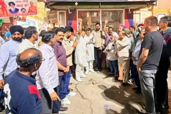 ਵਿਧਾਇਕ ਸ਼ੈਰੀ ਕਲਸੀ ਨੇ ਚੱਕਰੀ ਬਾਜ਼ਾਰ ਬਟਾਲਾ ਵਿਖੇ ਸੀਵਰੇਜ਼ ਪਾਉਣ ਦਾ ਰੱਖਿਆ ਨੀਂਹ ਪੱਥਰ