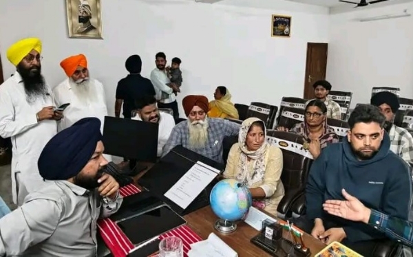 ਲੋਕ ਮਿਲਣੀ ਦੌਰਾਨ ਵਿਧਾਇਕ ਐਡਵੋਕੇਟ ਅਮਰਪਾਲ ਸਿੰਘ