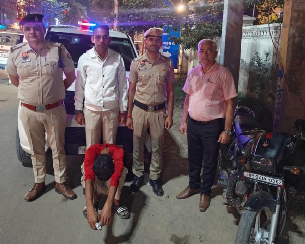 ਫੜਿਆ ਗਿਆ ਹੈਰੋਇਨ ਤਸਕਰ ।