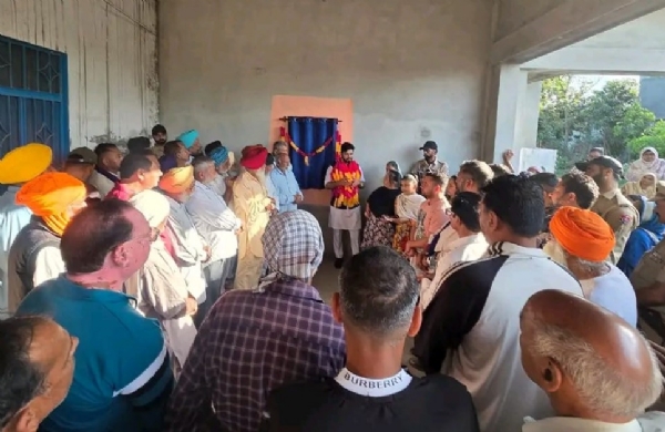 ਸਮਾਗਮ ਦੌਰਾਨ ਪਿੰਡ ਵਾਸੀਆਂ ਦੇ ਨਾਲ ਵਿਧਾਇਕ ਡਾ. ਇਸ਼ਾਂਕ