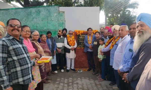 ਵਿਕਾਸ ਕਾਰਜਾਂ ਦੀ ਸ਼ੁਰੂਆਤ ਕਰਵਾਉਂਦੇ ਵਿਧਾਇਕ ਬ੍ਰਮ ਸ਼ੰਕਰ ਜਿੰਪਾ