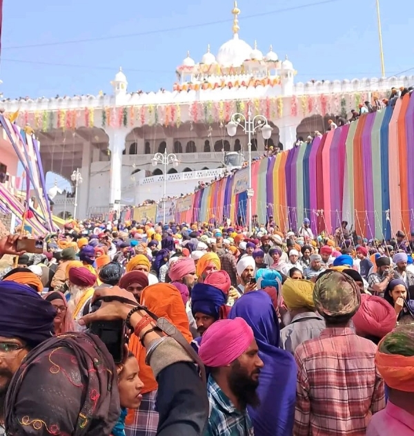 ਸ੍ਰੀ ਕੇਸਗੜ੍ਹ ਸਾਹਿਬ ਪਹੁੰਚੀ ਸੰਗਤ