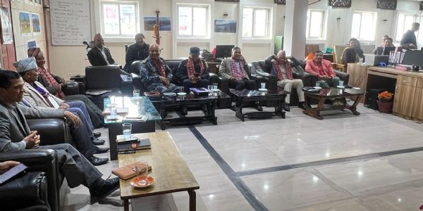 ਨੇਪਾਲ: ਗ੍ਰਹਿ ਮੰਤਰੀ ਨੇ ਵੋਟਿੰਗ ਦੌਰਾਨ ਸੁਰੱਖਿਆ ਪ੍ਰਬੰਧਾਂ ਦੀ ਸਮੀਖਿਆ ਕਰਨ ਲਈ ਕੇਂਦਰੀ ਕੰਟਰੋਲ ਰੂਮ ਦਾ ਦੌਰਾ ਕੀਤਾ