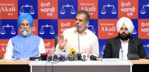 ਪ੍ਰੈਸ ਕਾਨਫਰੰਸ ਨੂੰ ਸੰਬੋਧਨ ਕਰਦੇ ਐਨ ਕੇ ਸ਼ਰਮਾ