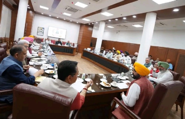 ਪੰਜਾਬ ਕੈਬਨਿਟ ਦੀ ਮੀਟਿੰਗ ’ਚ ਭਗਵੰਤ ਮਾਨ ਅਤੇ ਮੰਤਰੀ