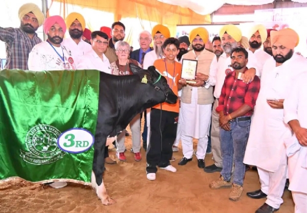 ਇੰਟਰਨੈਸ਼ਨਲ ਡੇਅਰੀ ਐਂਡ ਐਗਰੀ ਐਕਸਪੋ 2026 ਦੌਰਾਨ ਕੈਬਨਿਟ ਮੰਤਰੀ ਤਰੁਨਪ੍ਰੀਤ ਸਿੰਘ ਸੌਂਦ ਅਤੇ ਹੋਰ।