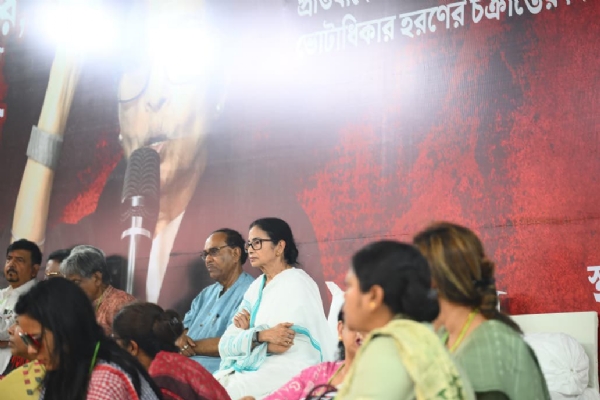 ਧਰਨੇ ’ਤੇ ਮਮਤਾ