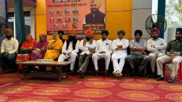 ਸਮਾਗਮ ’ਚ ਪਹੁੰਚੇ ਪਤਵੰਤੇ ਅਤੇ ਹੋਰ।