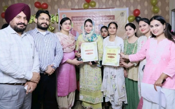 ਮਹਿਲਾ ਦਿਵਸ ਨੂੰ ਸਮਰਪਿਤ ਵਿਸ਼ੇਸ਼ ਸਮਾਗਮ ’ਚ ਪਹੁੰਚੇ ਪਤਵੰਤੇ।