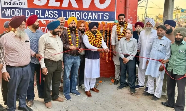 ਵਿਕਾਸ ਕਾਰਜਾਂ ਦਾ ਉਦਘਾਟਨ ਕਰਦੇ ਵਿਧਾਇਕ ਡਾ. ਜਸਬੀਰ ਸਿੰਘ ਸੰਧੂ