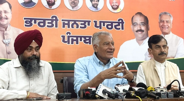 ਸੰਬੋਧਨ ਕਰਦੇ ਭਾਰਤੀ ਜਨਤਾ ਪਾਰਟੀ ਦੇ ਸੂਬਾ ਪ੍ਰਧਾਨ ਸੁਨੀਲ ਜਾਖੜ