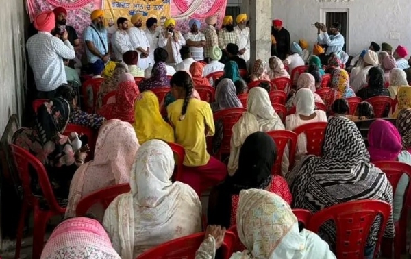 ਲੋਕ ਨਿਰਮਾਣ ਮੰਤਰੀ ਹਰਭਜਨ ਸਿੰਘ ਈ.ਟੀ.ਓ ਨੇ ਜੰਡਿਆਲਾ ਹਲਕੇ ਦੇ ਪਿੰਡ ’ਚ ਸੰਬੋਧਨ ਕੀਤਾ।