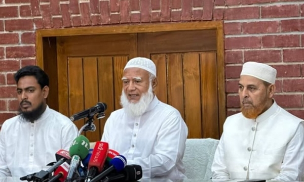 ਬੰਗਲਾਦੇਸ਼ ਜਮਾਤ-ਏ-ਇਸਲਾਮੀ ਦੇ ਅਮੀਰ ਅਤੇ ਸੰਸਦ ਵਿੱਚ ਵਿਰੋਧੀ ਧਿਰ ਦੇ ਨੇਤਾ ਸ਼ਫੀਕੁਰ ਰਹਿਮਾਨ, ਪ੍ਰੈਸ ਕਾਨਫਰੰਸ ਵਿੱਚ।