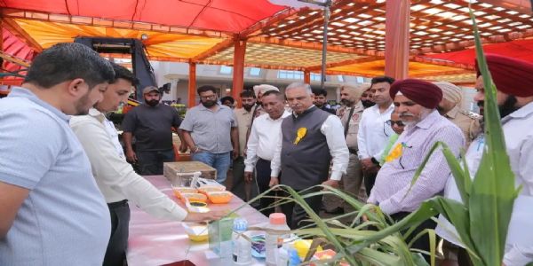 ਕਿਸਾਨ ਸਰਕਾਰੀ ਸਕੀਮਾਂ ਦਾ ਵੱਧ ਤੋਂ ਵੱਧ ਲਾਭ ਲੈਣ : ਡਾ. ਸੁਖਵਿੰਦਰ ਕੁਮਾਰ