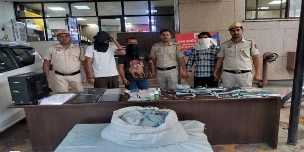 ਨਵੀਂ ਦਿੱਲੀ : ਗੋਵਿੰਦਪੁਰੀ ਵਿੱਚ ਫਰਜ਼ੀ ਕਾਲ ਸੈਂਟਰ ਦਾ ਪਰਦਾਫਾਸ਼, 11 ਮੁਲਜ਼ਮ ਗ੍ਰਿਫ਼ਤਾਰ