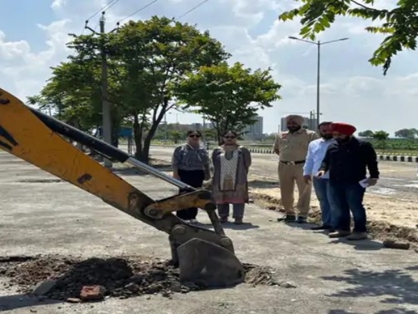 ਮੌਕੇ ’ਤੇ ਮੌਜੂਦ ਏਡੀਏ ਦੀ ਟੀਮ। ਮੌਕੇ ’ਤੇ ਮੌਜੂਦ ਏਡੀਏ ਦੀ ਟੀਮ।