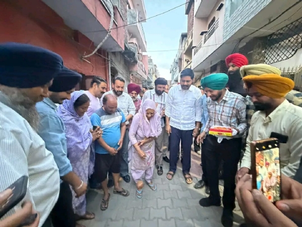 ਵਿਕਾਸ ਕਾਰਜਾਂ ਦਾ ਨੀਂਹ ਪੱਥਰ ਰੱਖਦੇ ਵਿਧਾਇਕ ਸ਼ੈਰੀ ਕਲਸੀ ਵਿਕਾਸ ਕਾਰਜਾਂ ਦਾ ਨੀਂਹ ਪੱਥਰ ਰੱਖਦੇ ਵਿਧਾਇਕ ਸ਼ੈਰੀ ਕਲਸੀ