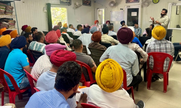 ਚੱਢਾ ਖੰਡ ਮਿੱਲ ਕੀੜੀ ਅਫਗਾਨਾ ਵਿਚ ਗੰਨਾ ਹਾਰਵੈਸਟਰ ਮਾਲਕ ਉਦਮੀ ਕਿਸਾਨਾਂ ਦੀ ਅਹਿਮ ਮੀਟਿੰਗ ਹੋਈ