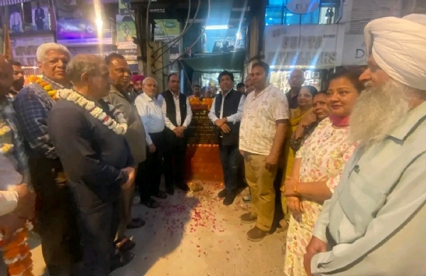 ਵਿਕਾਸ ਕਾਰਜਾਂ ਦੀ ਸ਼ੁਰੂਆਤ ਕਰਵਾਉਂਦੇ ਵਿਧਾਇਕ ਬ੍ਰਮ ਸ਼ੰਕਰ ਜਿੰਪਾ