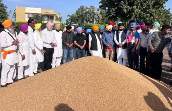 ਧਨਾਨਸੂ ਅਨਾਜ ਮੰਡੀ ਵਿਖੇ ਕਣਕ ਦੀ ਖਰੀਦ ਦਾ ਜਾਇਜ਼ਾ ਲੈਂਦੇ ਕੈਬਨਿਟ ਮੰਤਰੀ ਮੁੰਡੀਆਂ