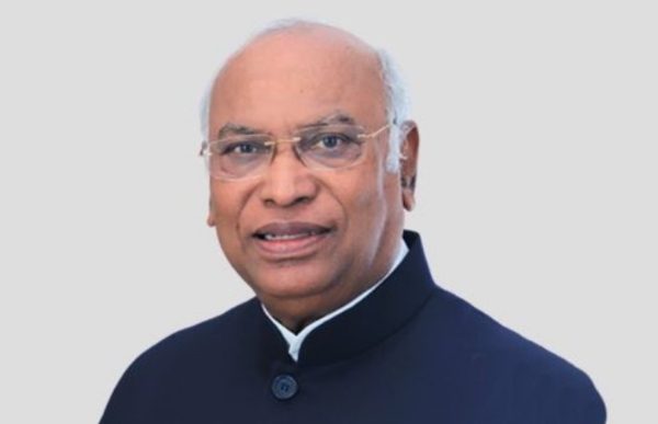 ਕਾਂਗਰਸ ਪ੍ਰਧਾਨ ਮਲਿਕਾਰਜੁਨ ਖੜਗੇ ਕਾਂਗਰਸ ਪ੍ਰਧਾਨ ਮਲਿਕਾਰਜੁਨ ਖੜਗੇ