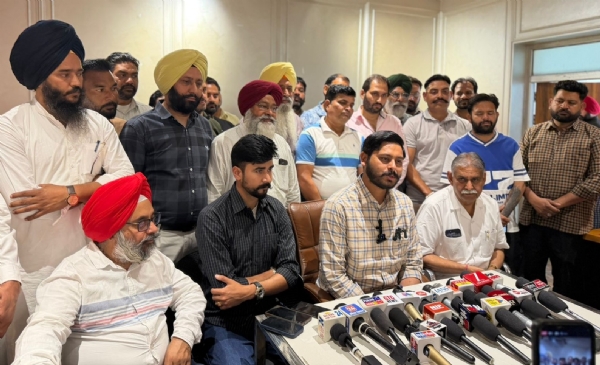 ਜਾਣਕਾਰੀ ਦਿੰਦੇ ਅਮਨਸ਼ੇਰ ਸਿੰਘ ਸ਼ੈਰੀ ਕਲਸੀ ਜਾਣਕਾਰੀ ਦਿੰਦੇ ਅਮਨਸ਼ੇਰ ਸਿੰਘ ਸ਼ੈਰੀ ਕਲਸੀ