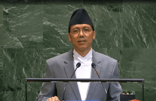 ਸੰਯੁਕਤ ਰਾਸ਼ਟਰ ਵਿੱਚ ਨੇਪਾਲ ਦੇ ਸਥਾਈ ਪ੍ਰਤੀਨਿਧੀ ਲੋਕ ਬਹਾਦਰ ਥਾਪਾ। ਸੰਯੁਕਤ ਰਾਸ਼ਟਰ ਵਿੱਚ ਨੇਪਾਲ ਦੇ ਸਥਾਈ ਪ੍ਰਤੀਨਿਧੀ ਲੋਕ ਬਹਾਦਰ ਥਾਪਾ।