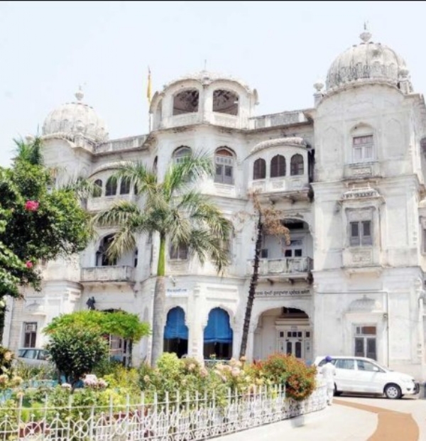 ਐਸਜੀਪੀਸੀ ਦੇ ਦਫਤਰ ਦਾ ਬਾਹਰੀ ਦ੍ਰਿਸ਼।