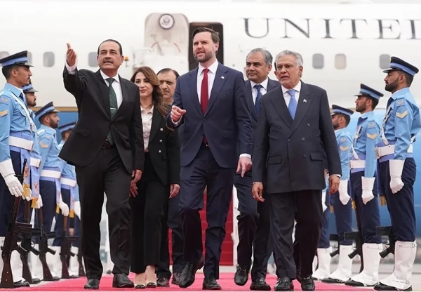 ਇਸਲਾਮਾਬਾਦ ਵਿੱਚ ਅਮਰੀਕੀ ਉਪ ਰਾਸ਼ਟਰਪਤੀ ਜੇ.ਡੀ. ਵੈਂਸ। ਉਨ੍ਹਾਂ ਨੇ ਪਾਕਿਸਤਾਨ ਦੁਆਰਾ ਅਸਿੱਧੇ ਵਿਚੋਲਗੀ ਹੇਠ ਹਫਤੇ ਦੇ ਅੰਤ ਵਿੱਚ ਹੋਈ ਗੱਲਬਾਤ ਵਿੱਚ ਅਮਰੀਕੀ ਵਫ਼ਦ ਦੀ ਅਗਵਾਈ ਕੀਤੀ। ਫੋਟੋ: ਇੰਟਰਨੈੱਟ ਮੀਡੀਆ